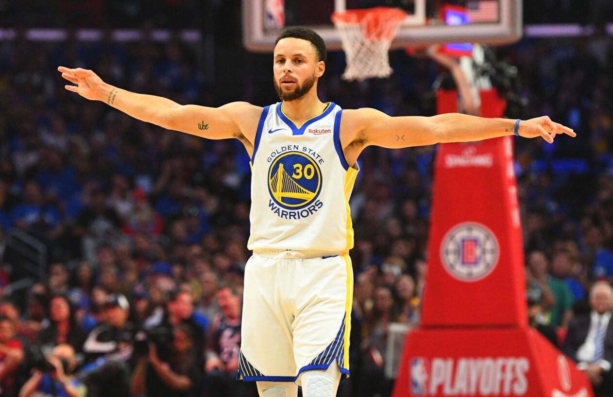 扮演重要角 扮演重要角